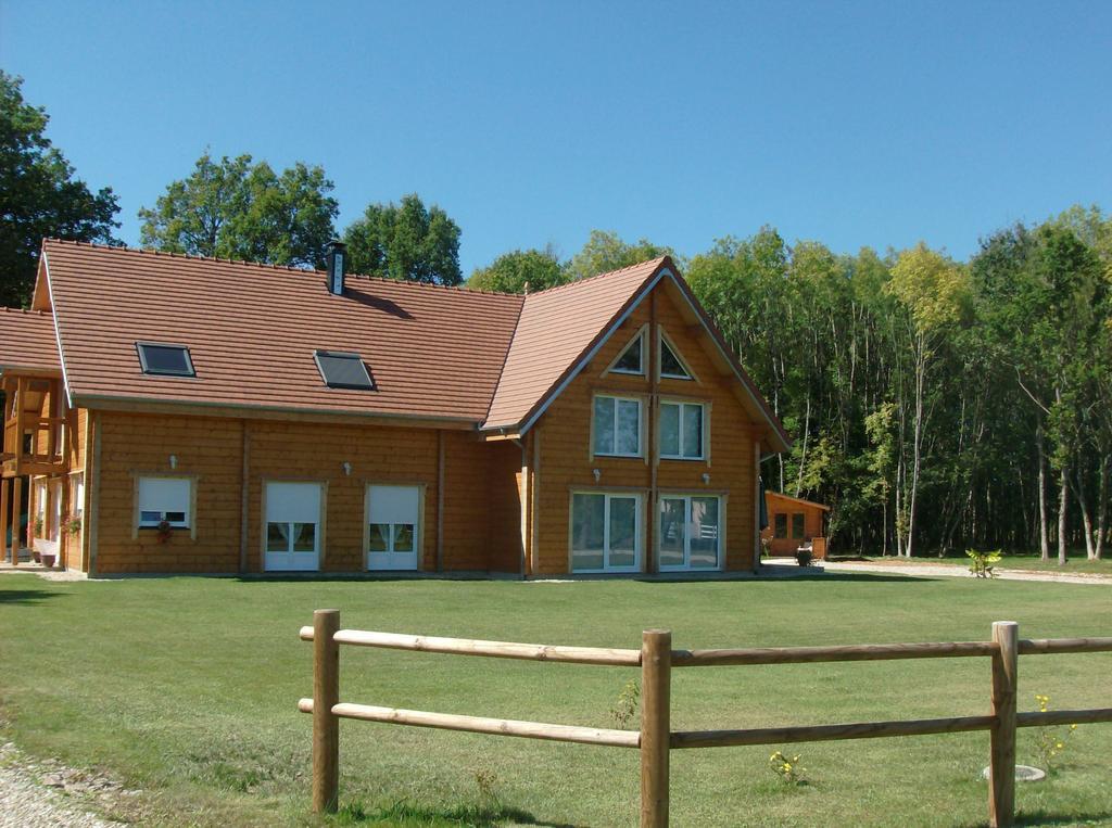 Le Chalet Des 4 Saisons Panzió Mers-sur-Indre Kültér fotó
