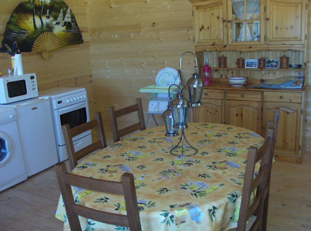 Le Chalet Des 4 Saisons Panzió Mers-sur-Indre Kültér fotó